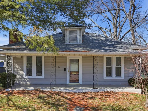 104 S Walnut St, Wilmore, KY 40390