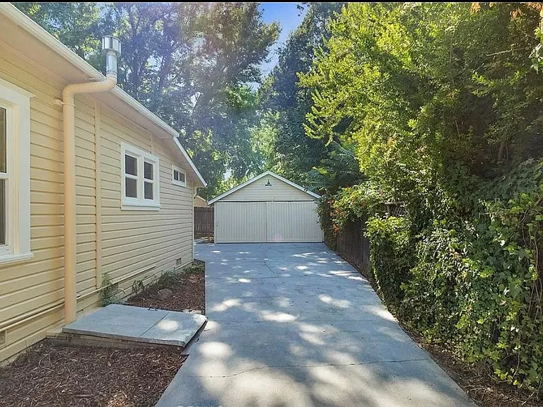 703 Oak Lawn Ave — Photo 14