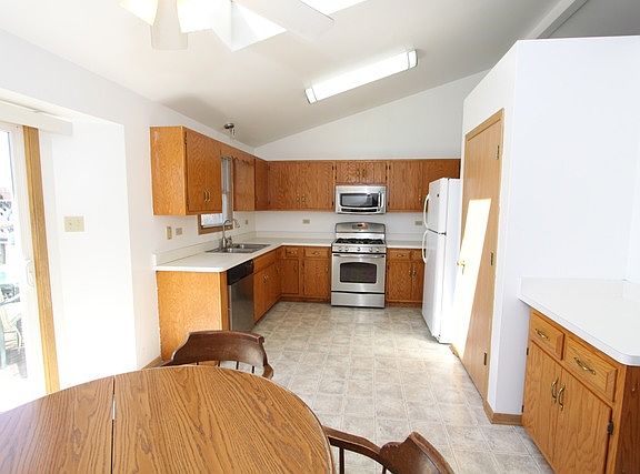 4th image of 7010 Manchester Dr