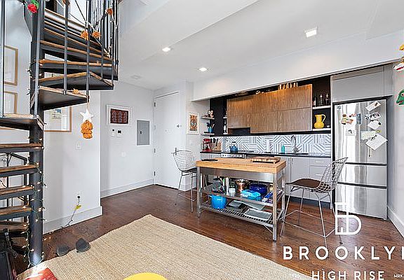 3rd image of 311 Woodbine St #4A