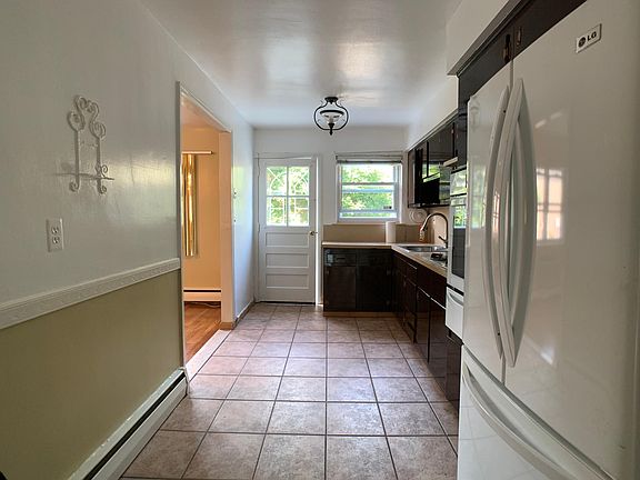 3rd image of 3207 Fairmount Ave #2