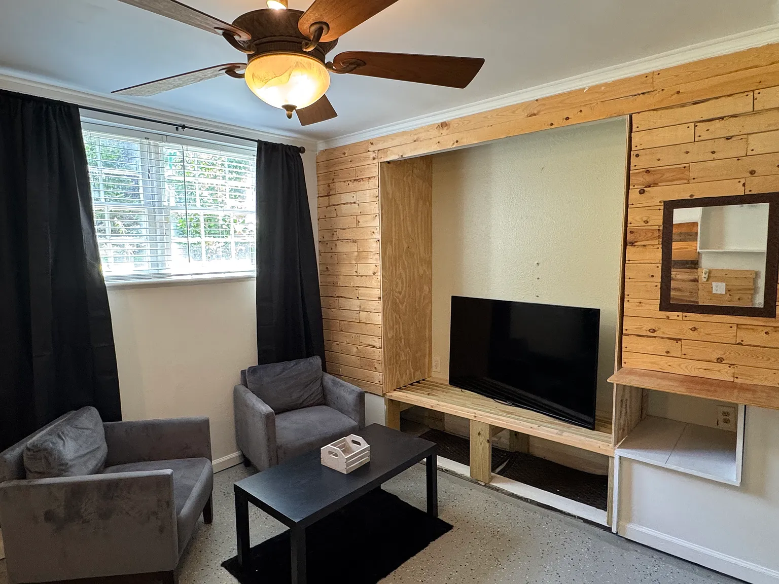 1 bed, 1584 sqft, $1,550 — Photo 4
