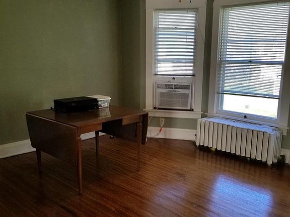 5th image of 1018 E Joy St