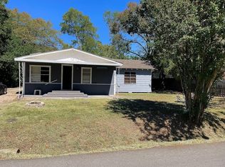 801 E Magnolia St, Madisonville, TX 77864