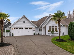 834 Bluffs Dr, Qualicum Beach, BC V9K0A2