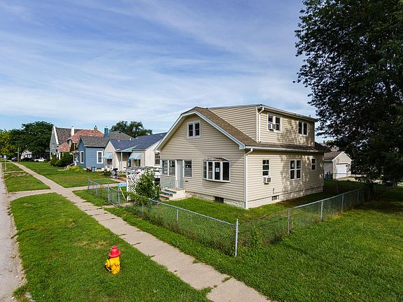 2nd image of 1902 A Ave