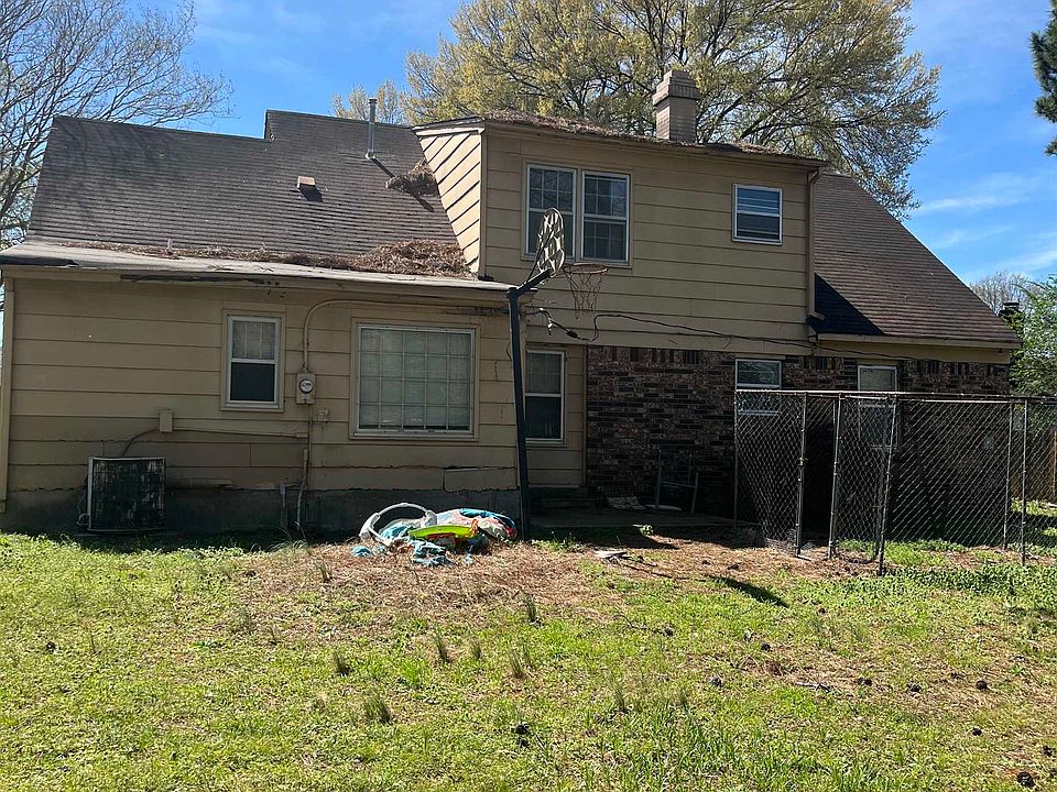 2nd image of 4942 Foxhall Dr