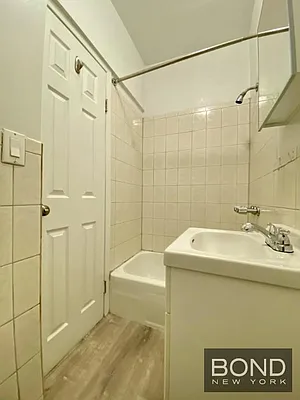 Rented by Bond New York | media 5