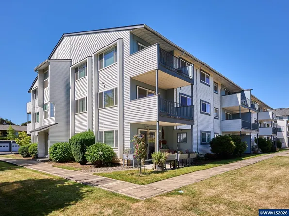 950 Evergreen Rd APT 221, Woodburn, OR 97071