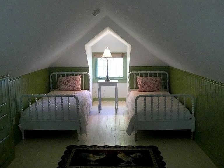 Upstairs Bdroom