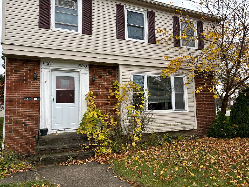 1st image of 19691 Hilliard Blvd #1