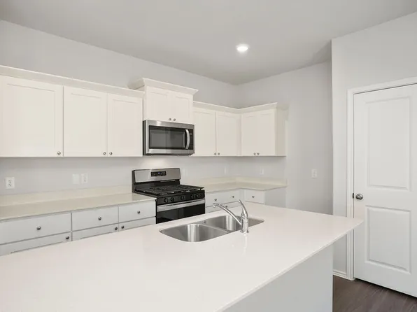 8902 E Lone Trail Blvd, Texas City, TX 77591