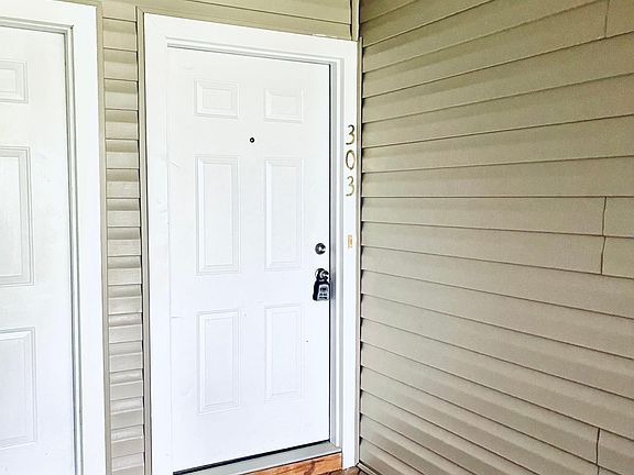 3rd image of 38 White Pine Cir APT 303