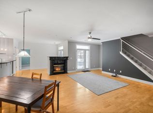 1515 N Van Buren St APT 210, Milwaukee, WI 53202