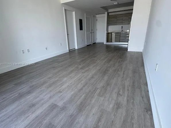 121 NE 34th St, Miami, FL