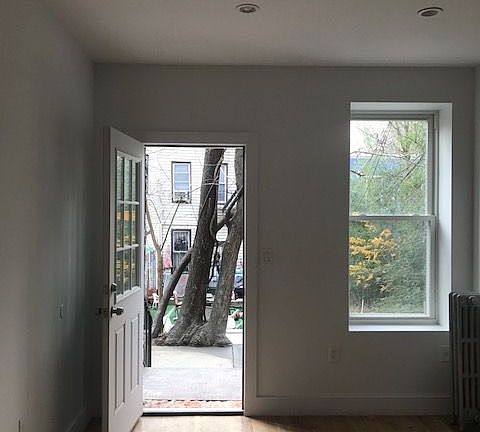 4th image of 286 19th St APT 1R