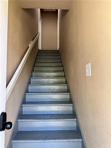 3 bed, 1.0 bath, 940 sqft, $1,500 — Photo 2