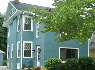 1405 Hillcrest Ave, Kalamazoo, MI 49008