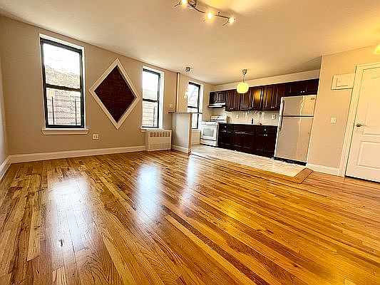 3rd image of 585 E 21st St APT 4F
