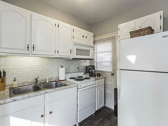 5th image of 1828 Nicholasville Rd APT 3