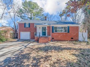 1 Julian Pl, Hampton, VA 23666