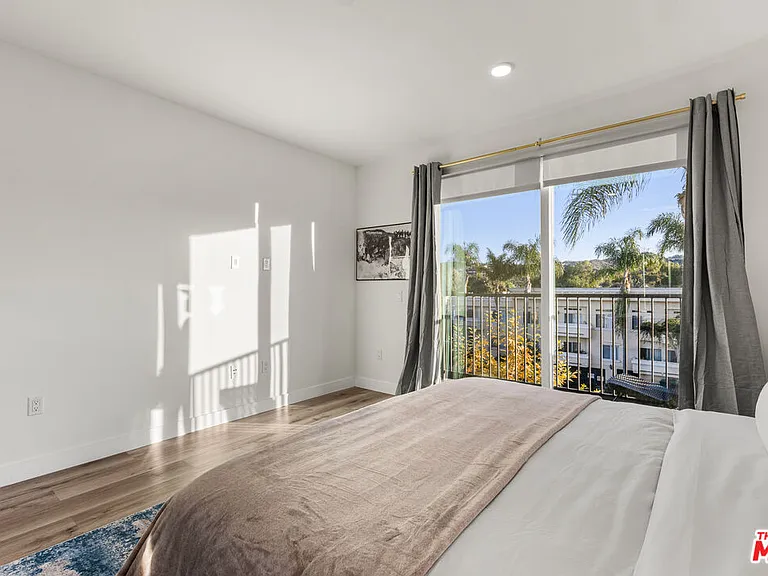 4806 Sylmar Ave #Penthouse 2 — Photo 48