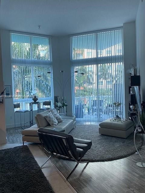 1st image of 1900 N Bayshore Dr APT 510