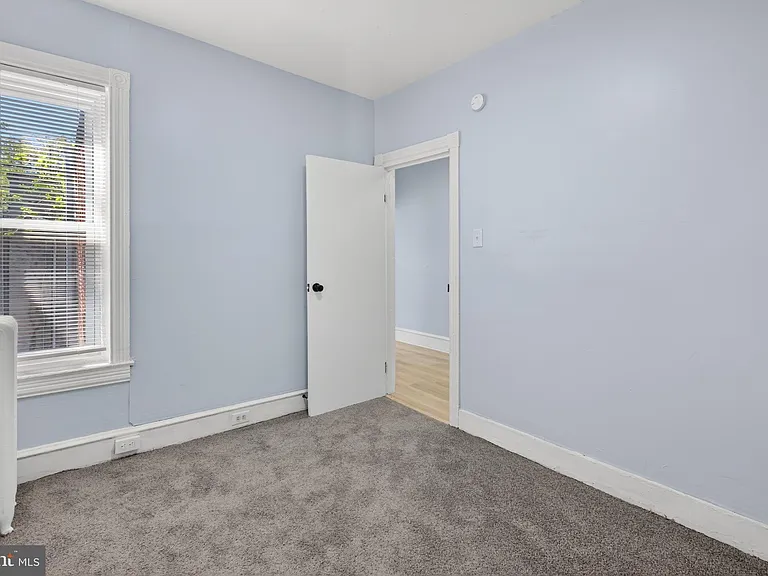 136 N Farson St — Photo 16