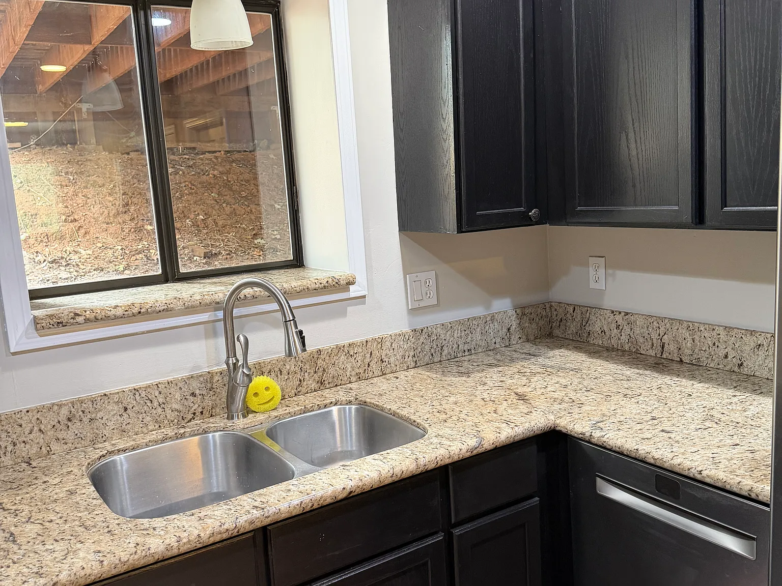 3 bed, 1200 sqft, $2,695 — Photo 4