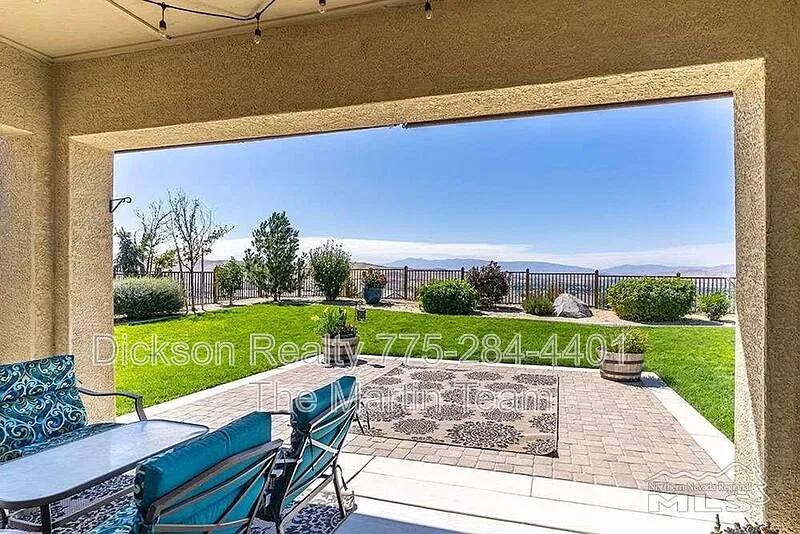 3 bed, 2.5 bath, 2718 sqft, $3,650 — Photo 2