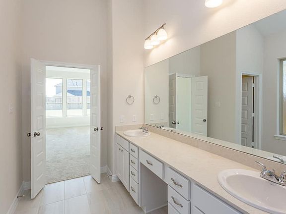 Representative Only Verdin Plan Primary Bath