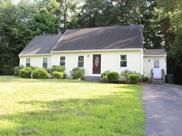 3 Roger St, Bellingham, MA 02019