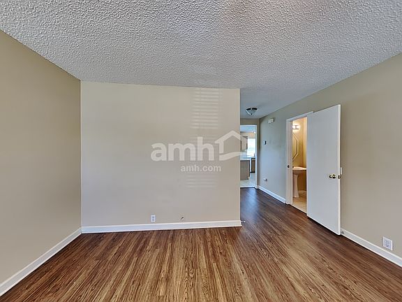 3rd image of 1104 Quail Dr