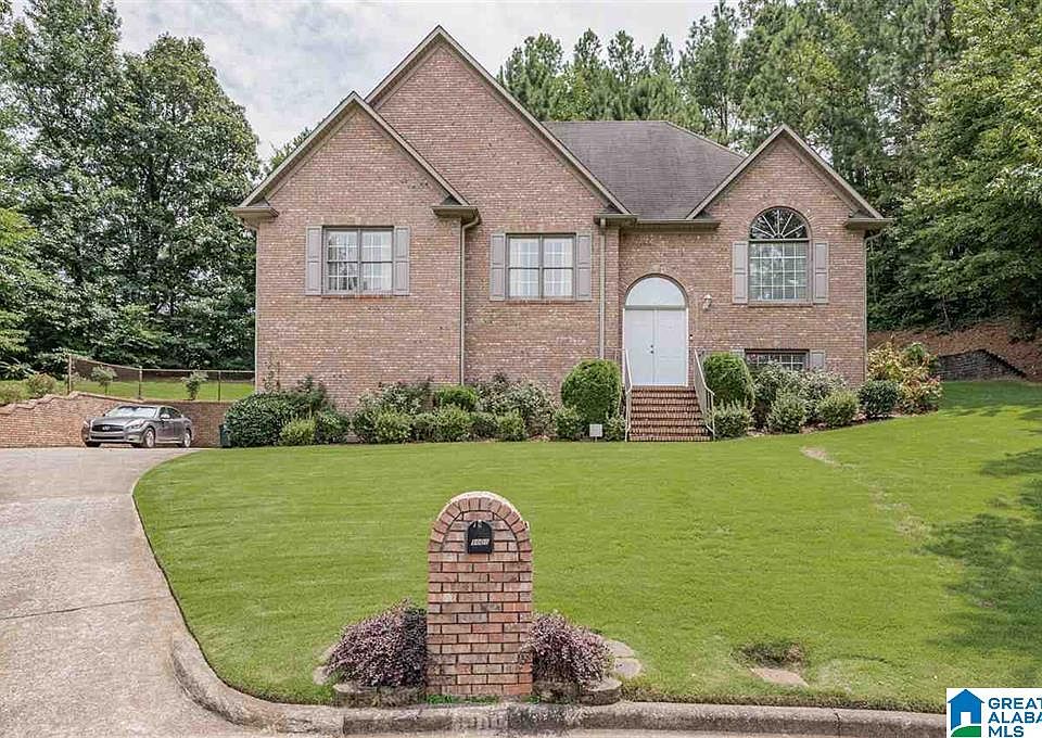 1st image of 1001 Parkwood Cir
