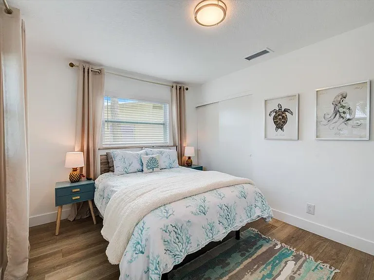 Bedroom 2. Queen