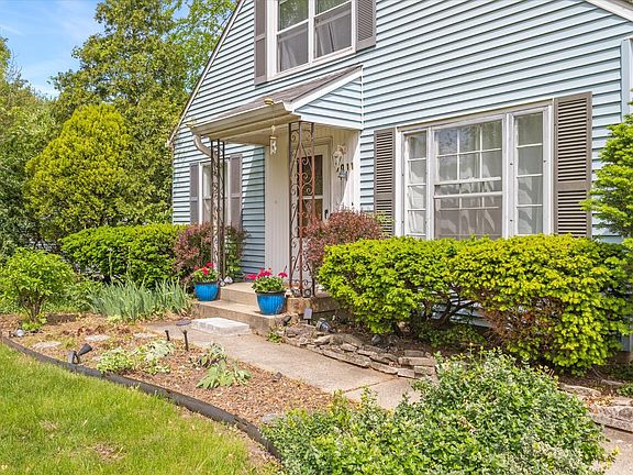 3rd image of 7011 Evanston Ave