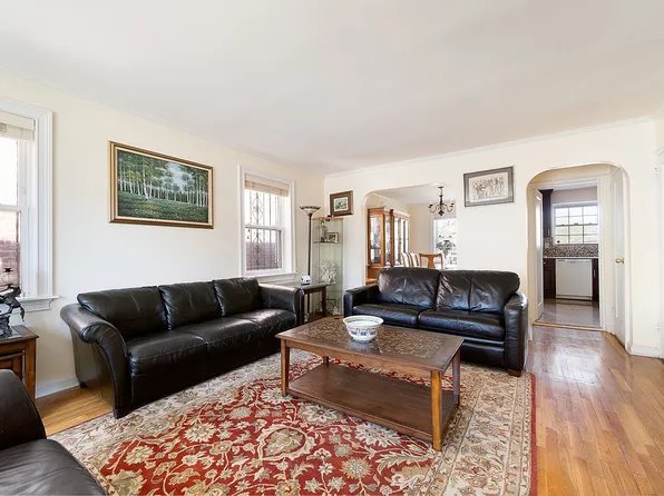 150-37 61st Rd, Flushing, NY 11367