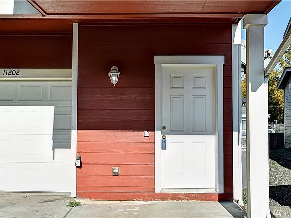4th image of 11202 6th Ave E