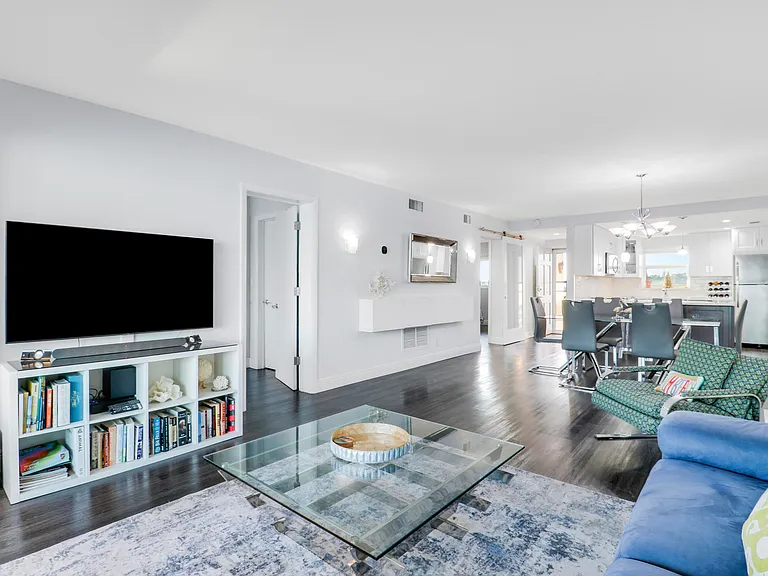 52 Yacht Club Dr #402 — Photo 13