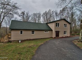 105 Cardinal Rd, Cresco, PA 18326