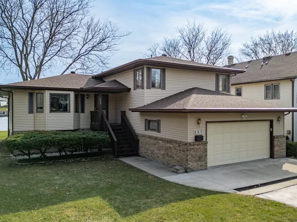 227 Lake Summerset Rd, Davis, IL 61019