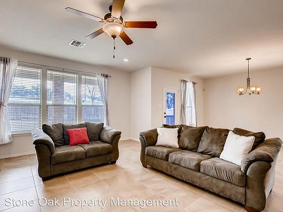 3rd image of 3101 Maurine Dr