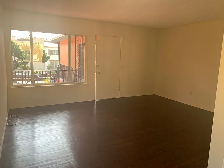266 Daisy Ave — Photo 8