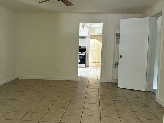 3rd image of 229 University Ave