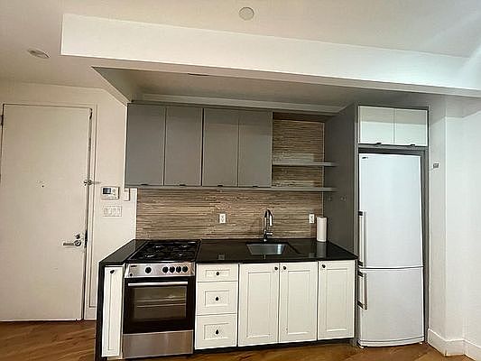 1st image of 97 Montrose Ave #1