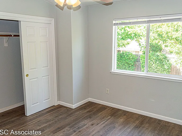 1363 E Lindo Ave #5 — Photo 8