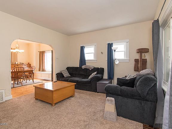 3rd image of 3013 Lowell St