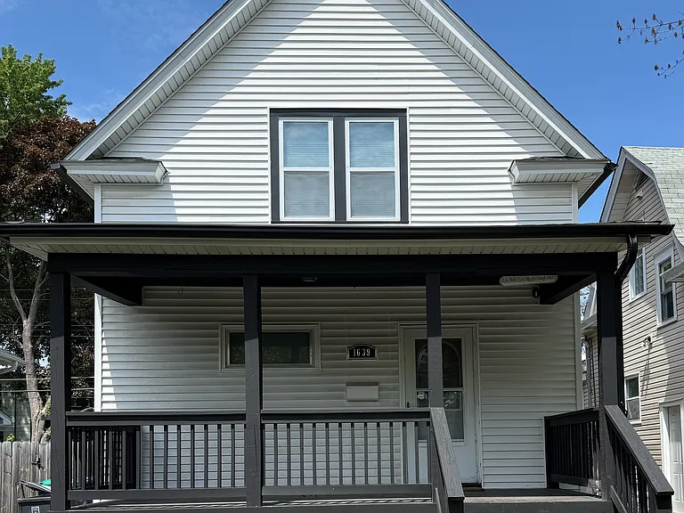 1639 Selby Ave — Photo 1