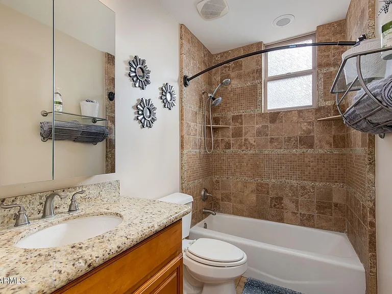 623 S Roosevelt St — Photo 7