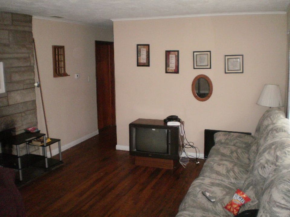 2nd image of 1418 Locust St